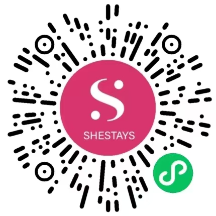 微信扫描此码进入 SheStays 小程序